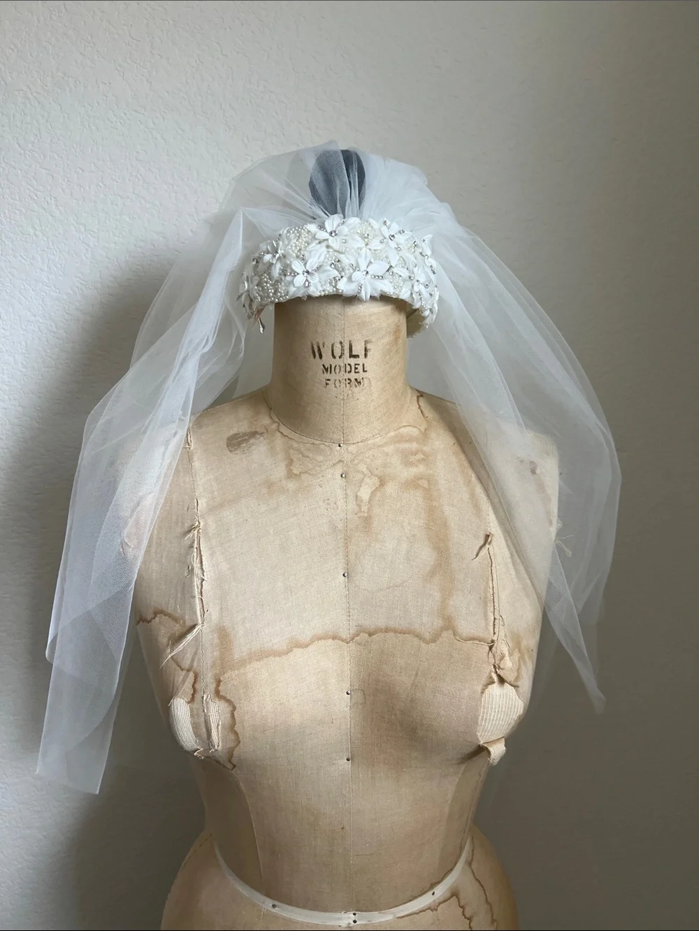 Giselle V476 Ivory pearl Floral Bridal Veil Headband